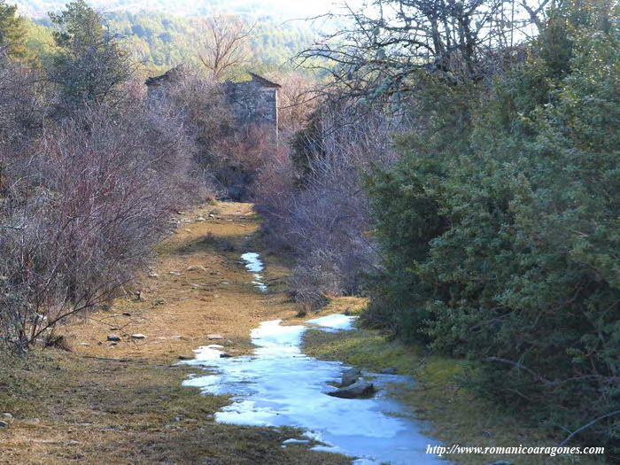 CAMINO HACIA LAS PRIMERAS RUINAS DE USIETO.